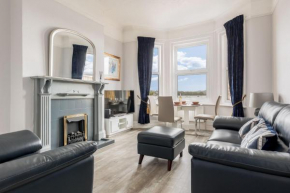 Swan Lake - Stunning Lakeside Apartment with Private Garden